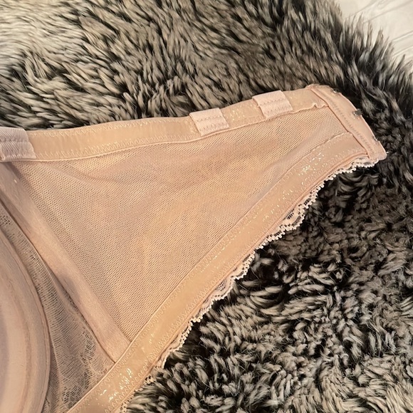 On Gossamer nude strapless bra with lace detail. - Picture 5 of 9